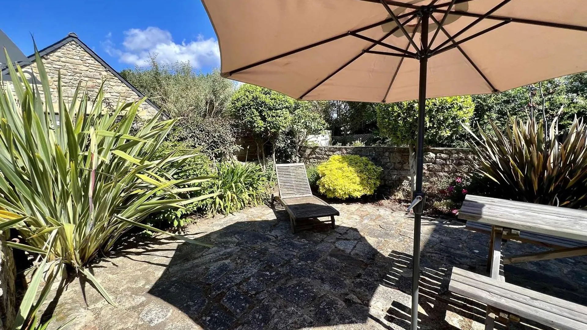 Charmante Maison A Plouhinec, Calme Et Terrasse Ensoleillee, Animaux Acceptes - Fr-1-479-213